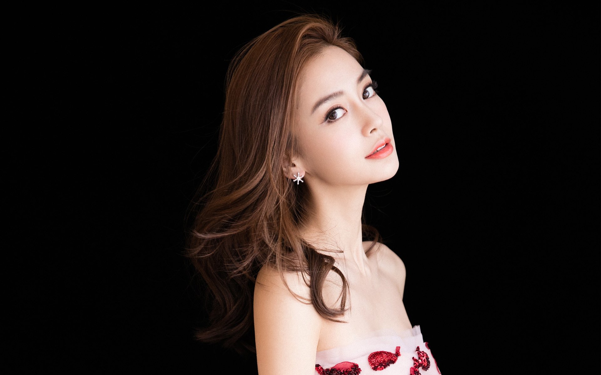 九游娱乐(jiuyou)官方网站-惊艳定胜：王强最后秒钟三分，点燃全场！