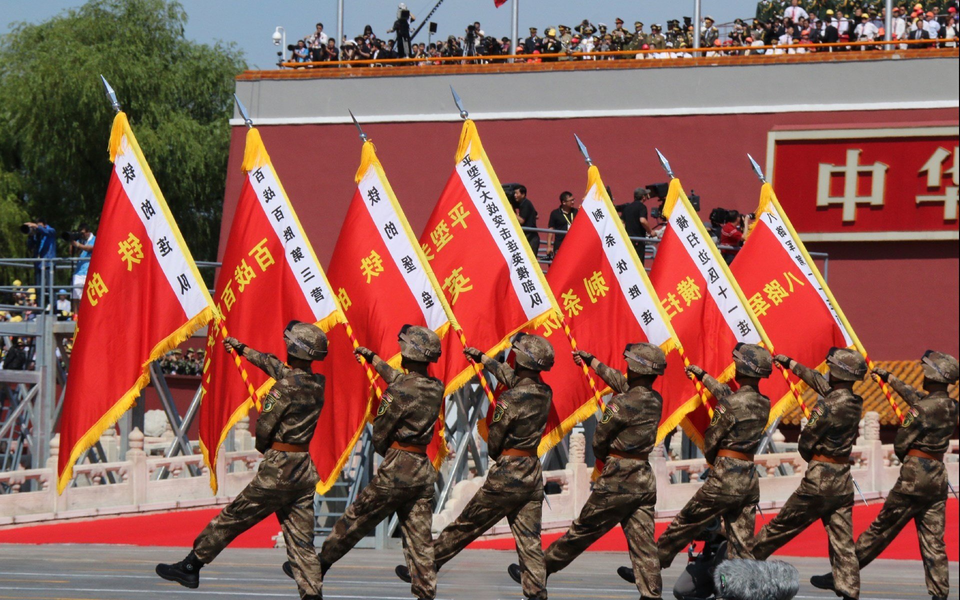 尼斯再度击败巴黎,登上积分榜榜首,2021巴黎尼斯