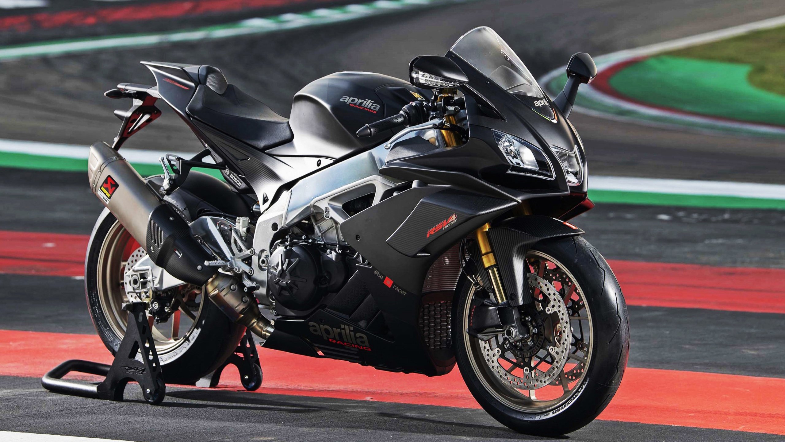 比利亚雷亚尔主场大胜,表现抢眼,比利亚雷亚尔队