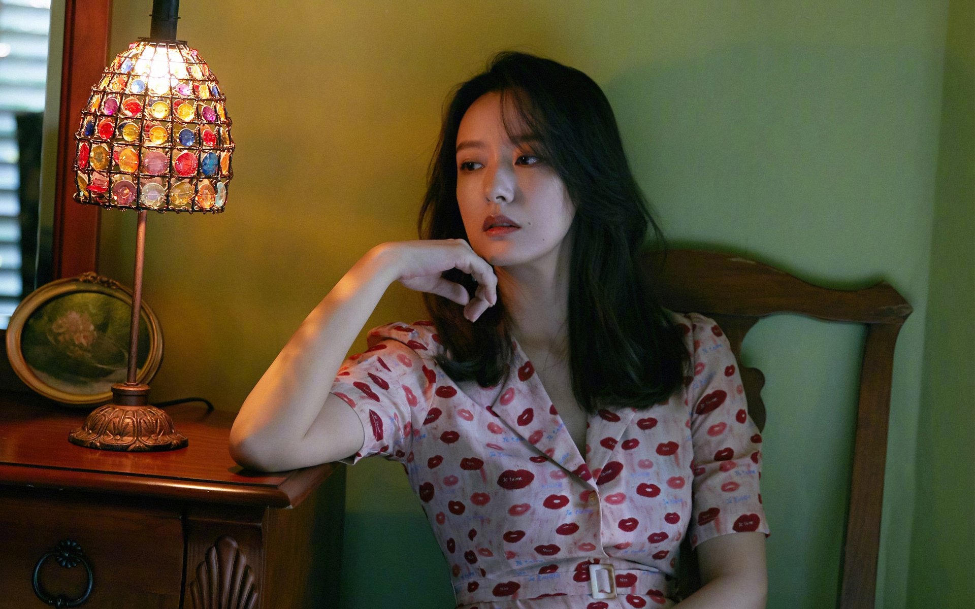 -英超冲刺激烈：悬念持续升温，场场精彩！，英超争4